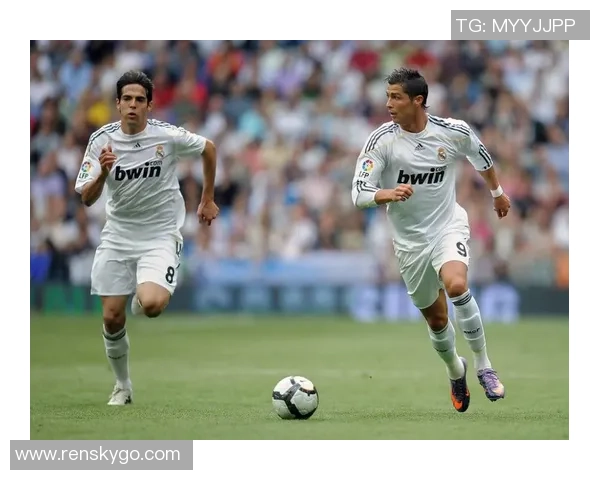 卡卡:我很赏识姆巴佩的竞赛方法,包含他的速度和完结才能 卡卡:我很赏识姆巴佩的竞赛方法,包含他的速度和完结才能